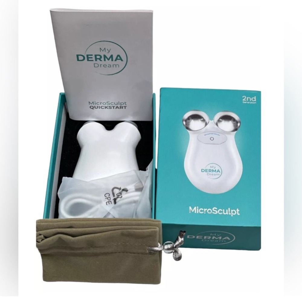 MY DERMA DREAM - Facial MicroSculpting Device 2nd Generation in White.